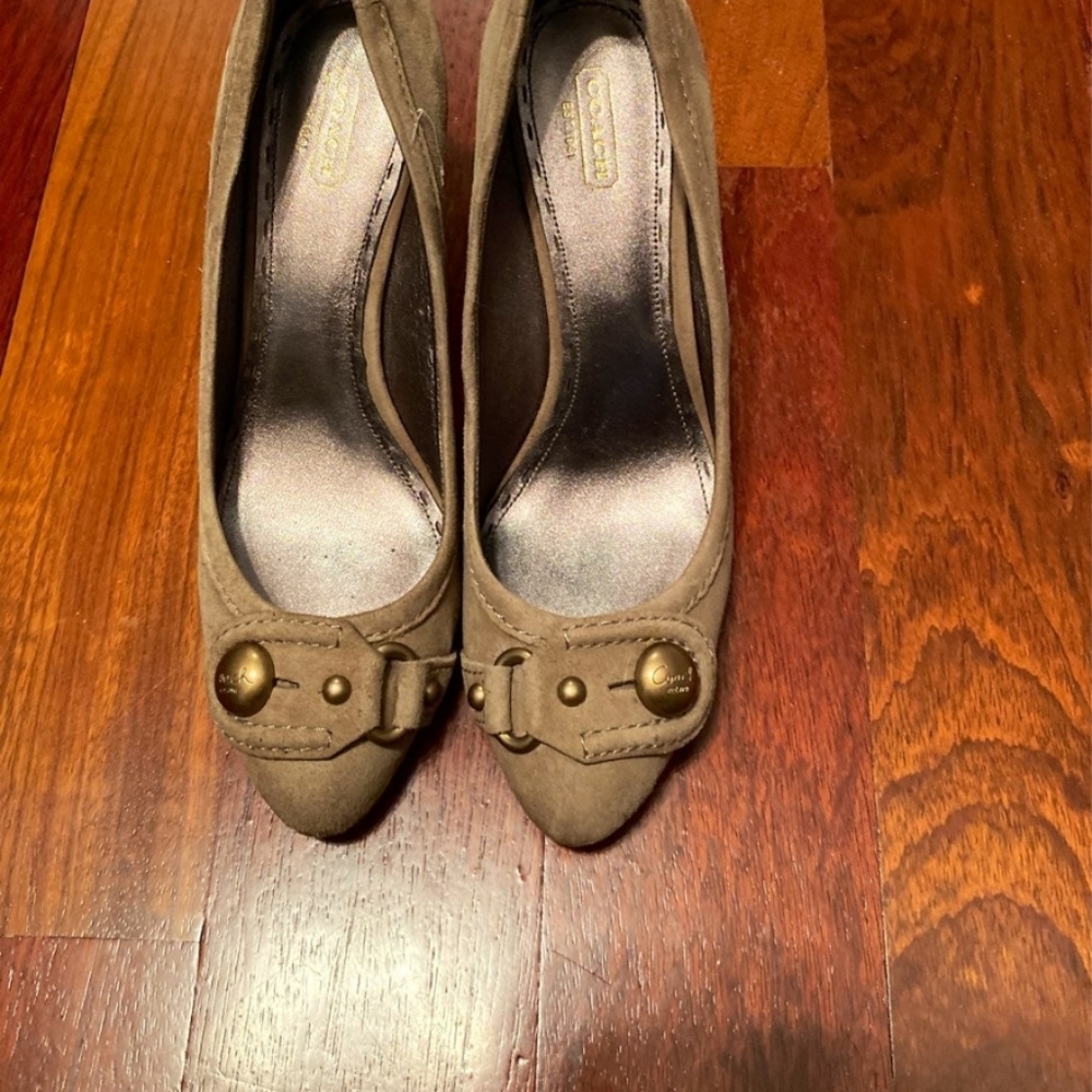 💥 Coach Suede Wedges💥